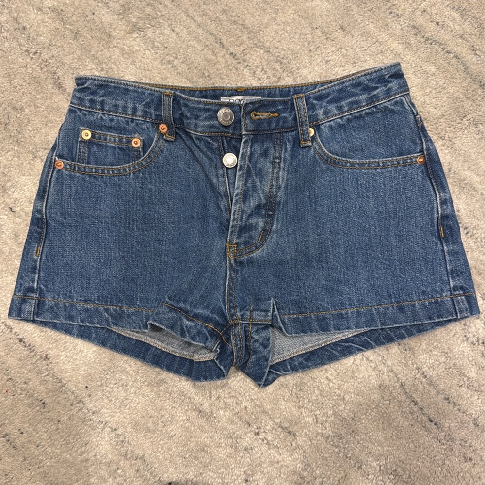 Parke - med wash mini denim shorts - sz 24